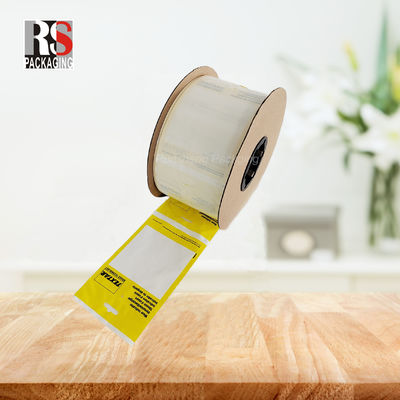 Tasse di plastica pre-aperte di poliesteri stampate su misura LDPE su un ventilatore a rotolo