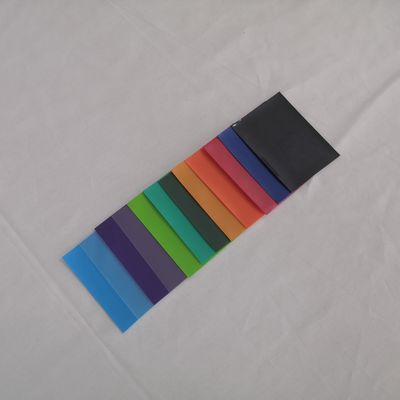 Maniche di carte di gioco di trading personalizzate Maniche di carte di plastica chiare e dure Maniche protettive