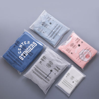 CPE / PE / PPE Poly Bag stampato resistente all'umidità Mylar Frosted Zip Lock Bag per abbigliamento