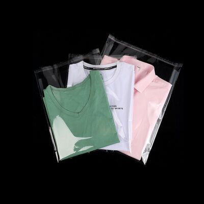 Imballaggio di magliette personalizzate Sacchetti di plastica trasparenti trasparenti con autoadesivo