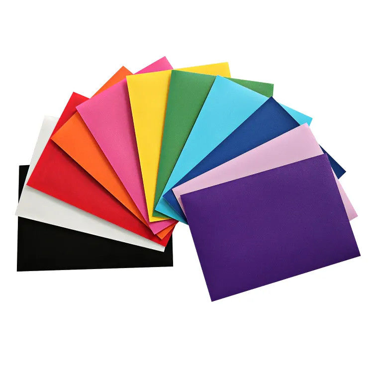 Custom GAME PLUS Colored Matte Size 62x89mm Trading Heat Embossing CPP Maniche di carte da gioco
